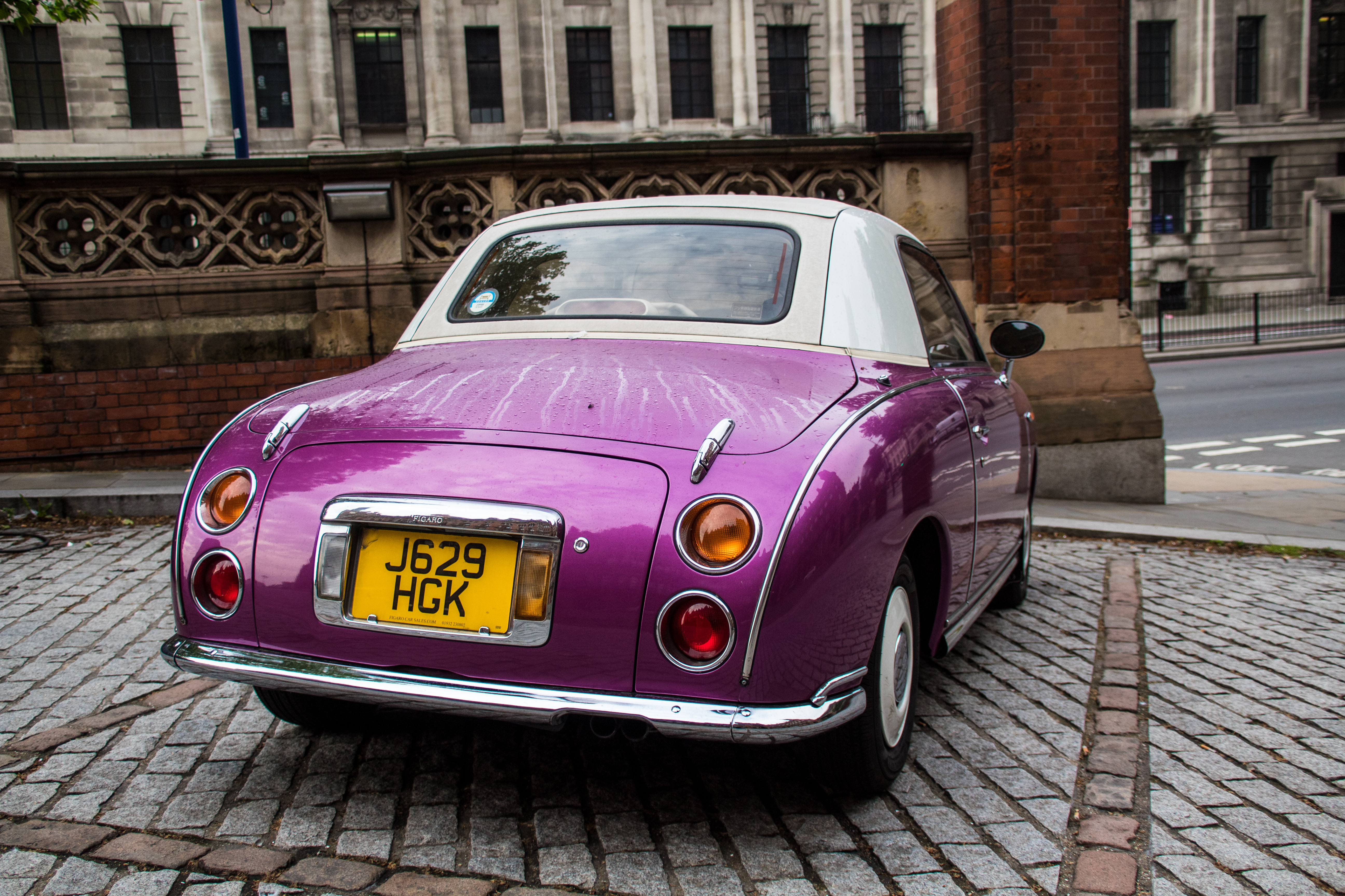 Nissan Figaro-02.jpg